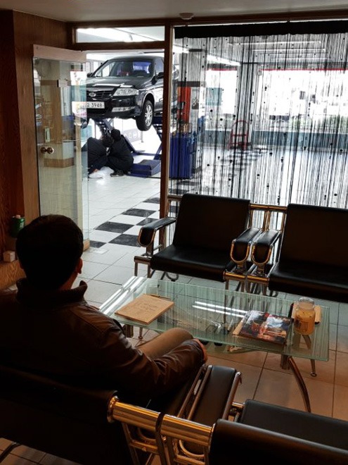 모터큐브 고객 대기 공간