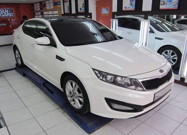 기아 K5 앞유리복원 자동차유리용접 시공 전