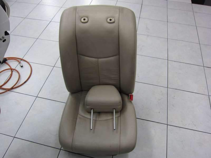 자동차 [실내크리닝] 가격과 전후비교로 알아보는 차안의 시공 전