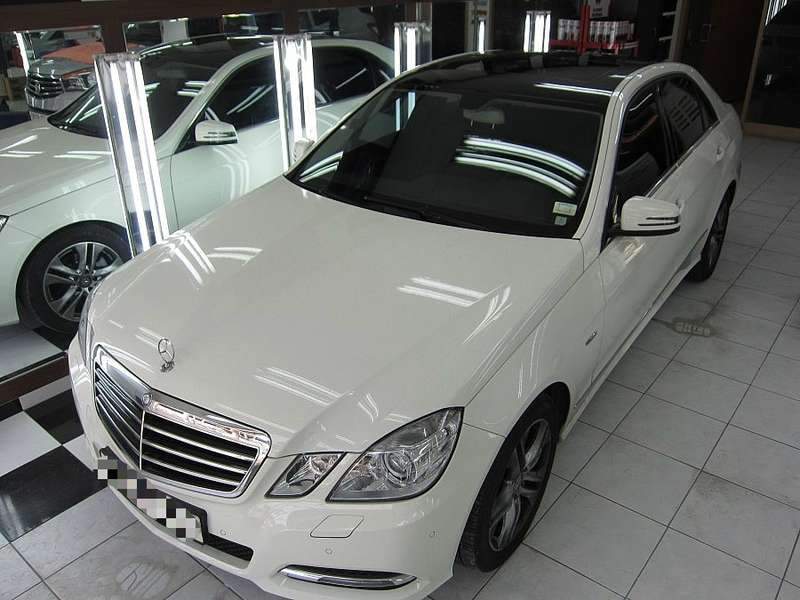 유광루프스킨 벤츠e200 수입차스킨 프랑스 헥시스 자동 시공 전