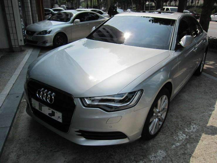 아우디 A4 뒤문 판금도색 수입차 도색 수입차 덴트 전 시공 전