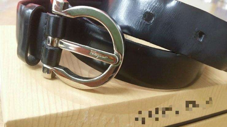 페레가모벨트 (실버버클) 여자명품중고 판매 시공 후