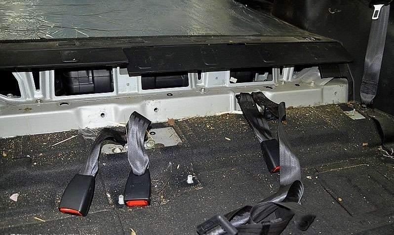 [마포구 모터큐브] 구형 스포티지 자동차 담배냄새제거 시공 전