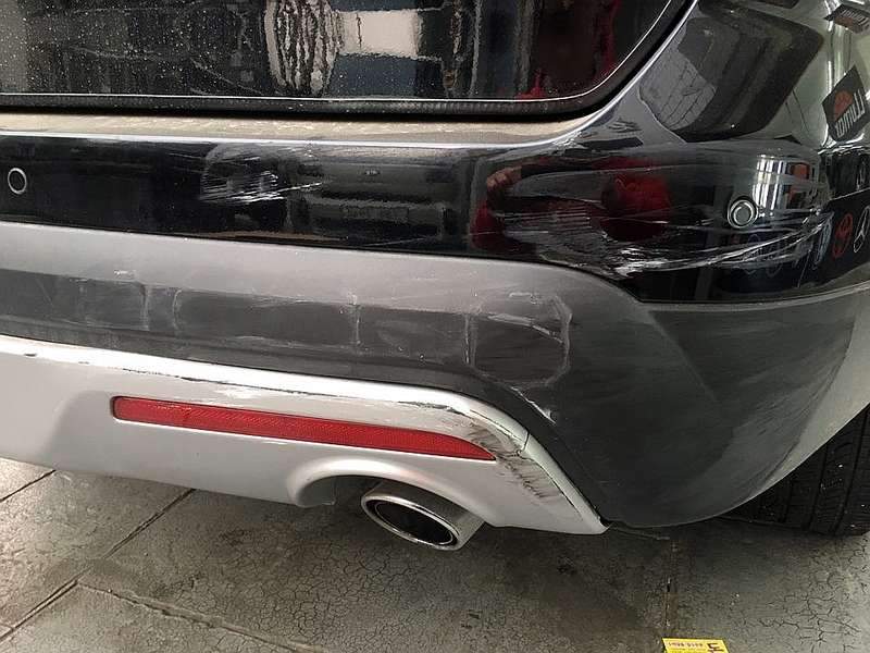 [마포구 본점 모터큐브] 포드 익스플로러 뒤 범퍼 덴트 시공 전