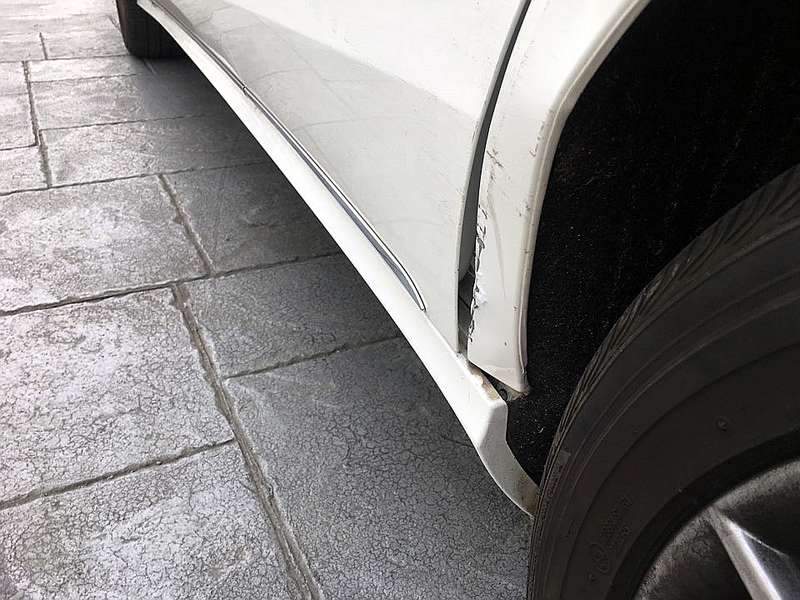 [마포구 본점 모터큐브] 벤츠 E300 뒤 펜더 덴트  시공 전