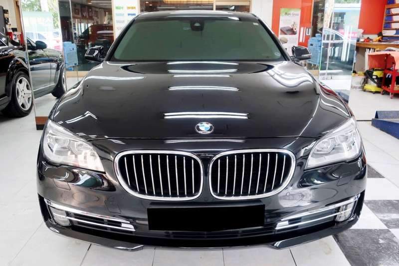 마포구 광택 전문점에서 BMW 740d 수성 고 광택. 시공 후