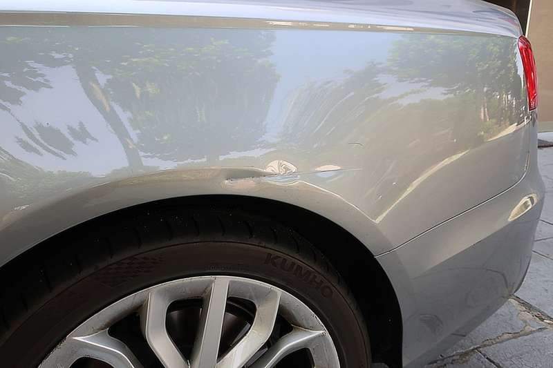 아우디 A6 뒤 펜더 와 뒤 범퍼 덴트 복원을 마포구에 시공 전