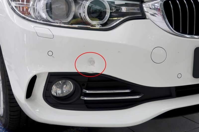 BMW 420d 쿠페 앞 범퍼 교환은 마포구 덴트 모터 시공 전