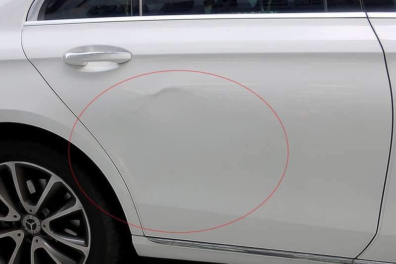 마포구 덴트 하우스에서 벤츠 E300 도어 교환이 아닌 시공 전