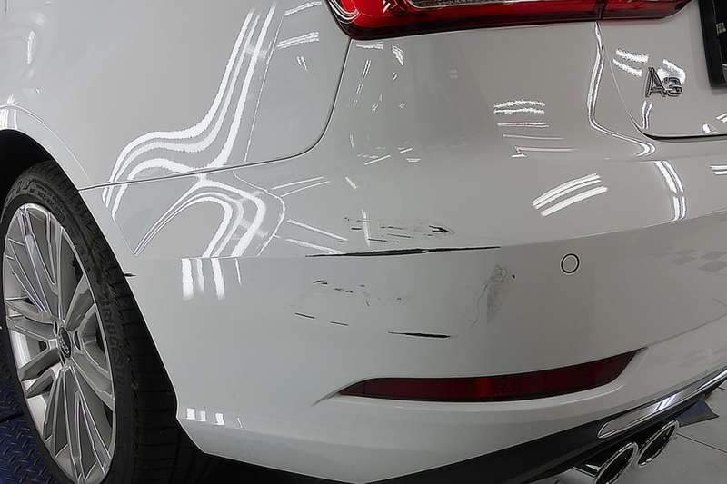 마포구 뉴 A3 리어 범퍼 복원은 덴트 전문점에서 시공 전