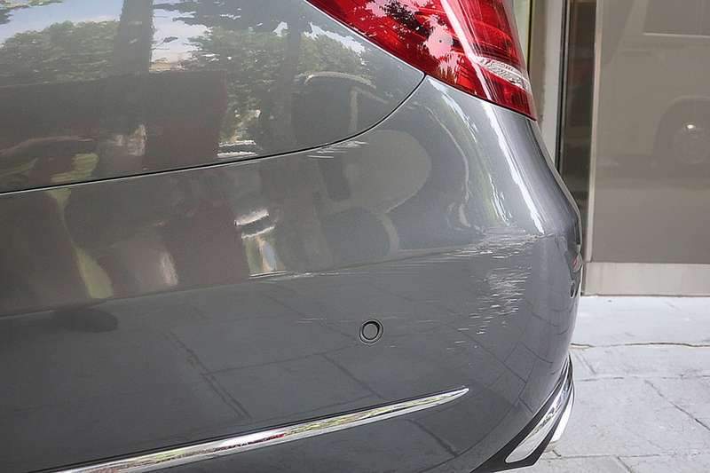 마포구 벤츠 E300 뒤 범퍼 복원을 덴트 전문점에서 시공 후