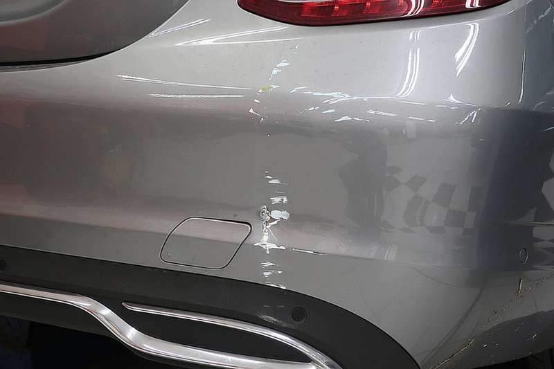 마포구 벤츠 C220d 리어 범퍼 교환 말고 덴트 복원 시공 전