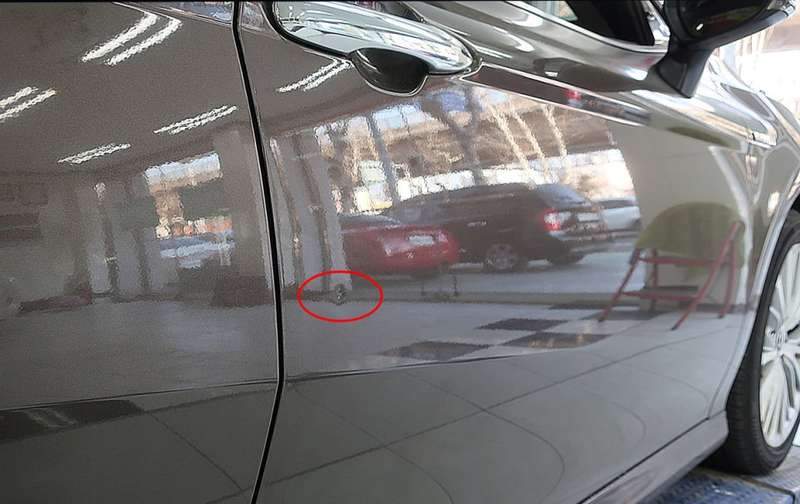 마포구 도요타 캠리 리어 범퍼 덴트 복원 후 광택으로  시공 전