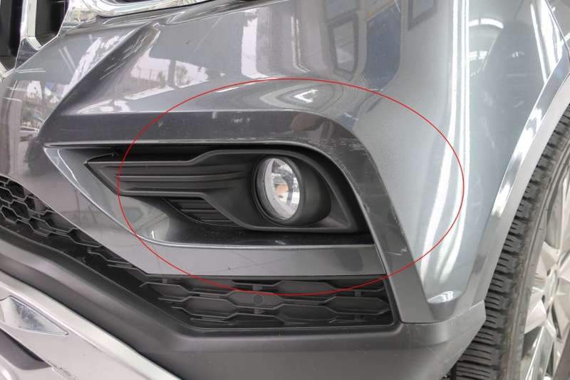 마포구 쌍용차 렉스턴 칸 앞 범퍼 덴트 복원과 광택 복 시공 전