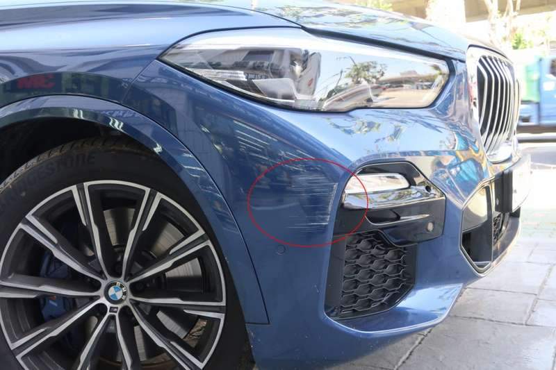 마포구 BMW X5 앞 범퍼 덴트 복원에 광택 복원까지 시공 전