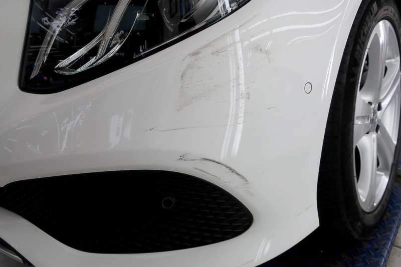 마포구 벤츠 E200 덴트 복원과 광택 복원기 중 광택 시공 전