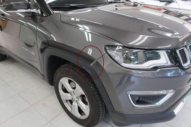 마포구 지프 컴패스 범퍼와 펜더 덴트 복원과 광택 복원 시공 전