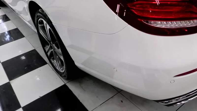 마포구 벤츠 E220d 리어 범퍼 덴트 복원 후 광택  시공 후