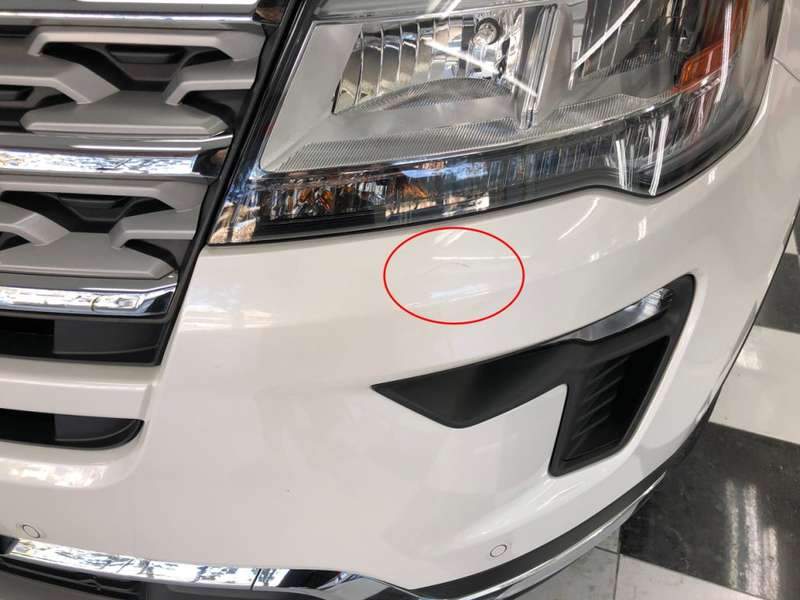 마포구 DMC 근처에서 포드 익스플로러 범퍼 도어 덴트 시공 전