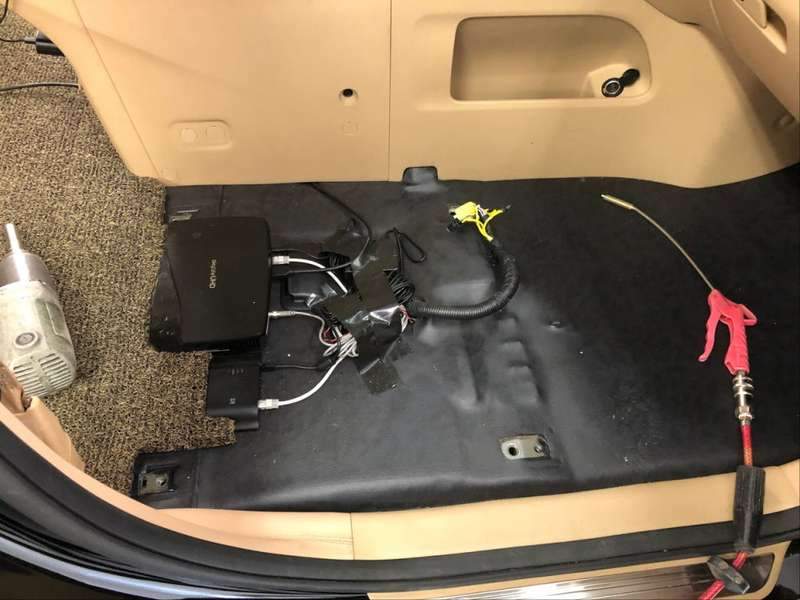 마포구 서교동에서 오신 카니발 리무진 광택과 실내클리닝 시공 전