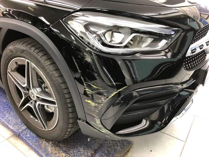 마포구 망원동에서 오신 벤츠 GLA250 앞 범퍼 덴트 시공 전