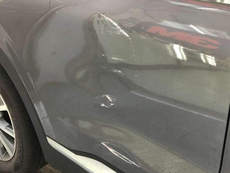 마포구 망원동 근처에서 현대 싼타페 도어 판금 덴트 후 시공 전