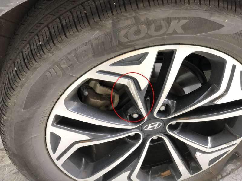 싼타페 덴트 시공 사진