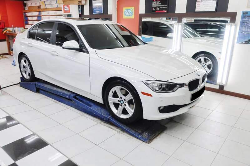 마포 서대문구 덴트 전문점 BMW 320d 범퍼 판금 도색 유리 복원