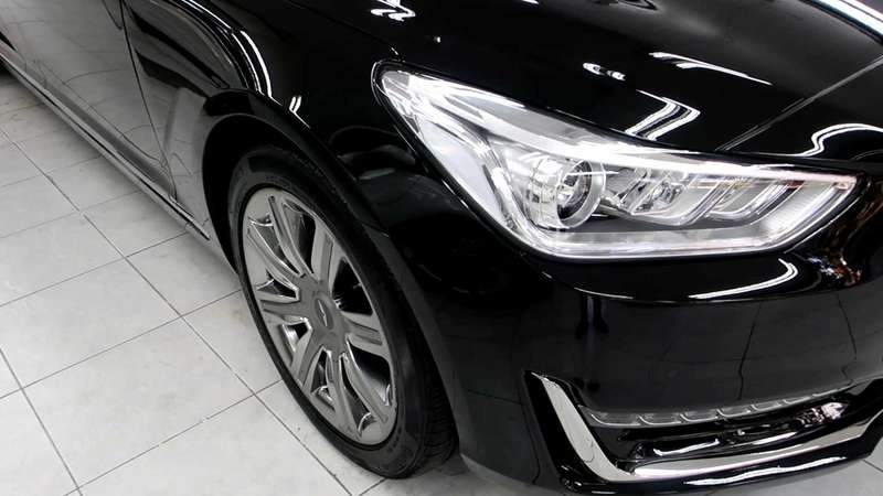 제네시스 EQ900 운행 중 사고로 펜더와 범퍼 판금  시공 후