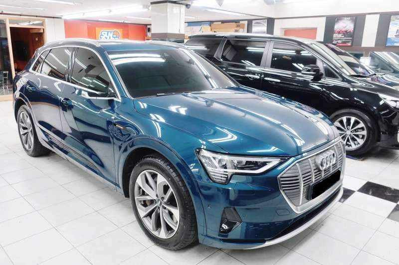 마포구 덴트 아우디 E-TRON 손상된 도어 교환 말고 시공 전