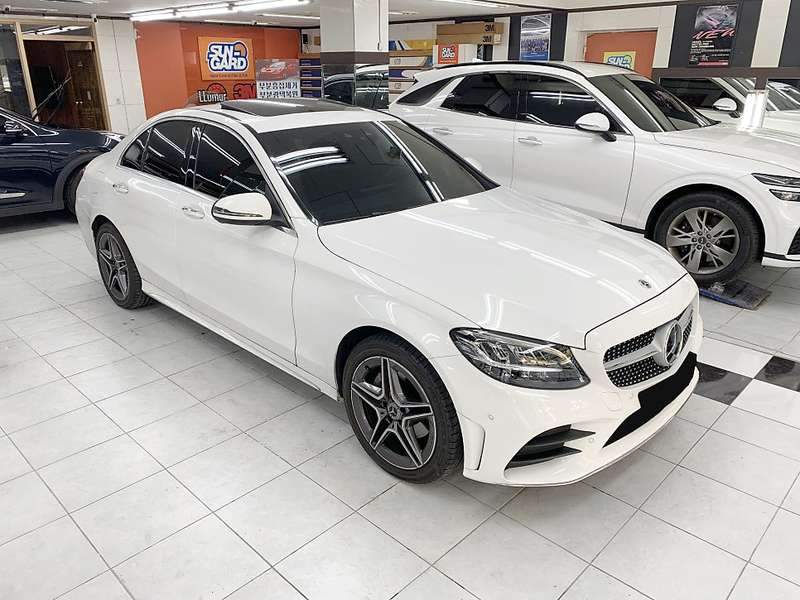 마포구 벤츠 C200 리어 펜더 문콕으로 찌그러짐 부분 시공 전